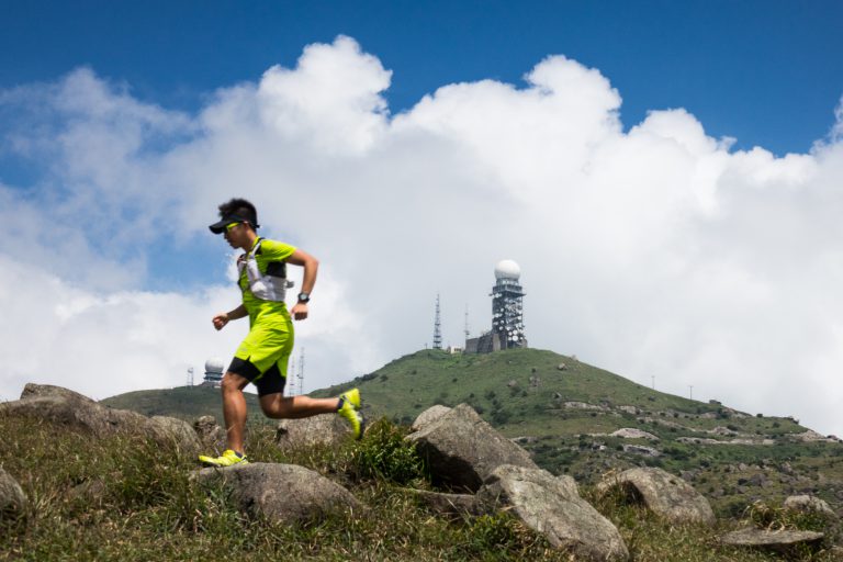 Jacky Leung 是Salomon Team 成員,今次他向一眾熱愛行山的人士講解行山杖的實用技巧