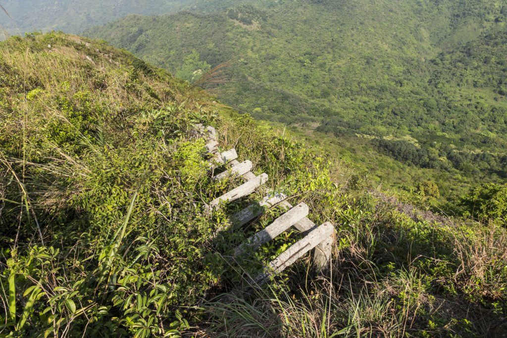 龍山 上不知名的建築物，用處不明