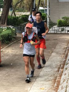 跑手陸續衝線。