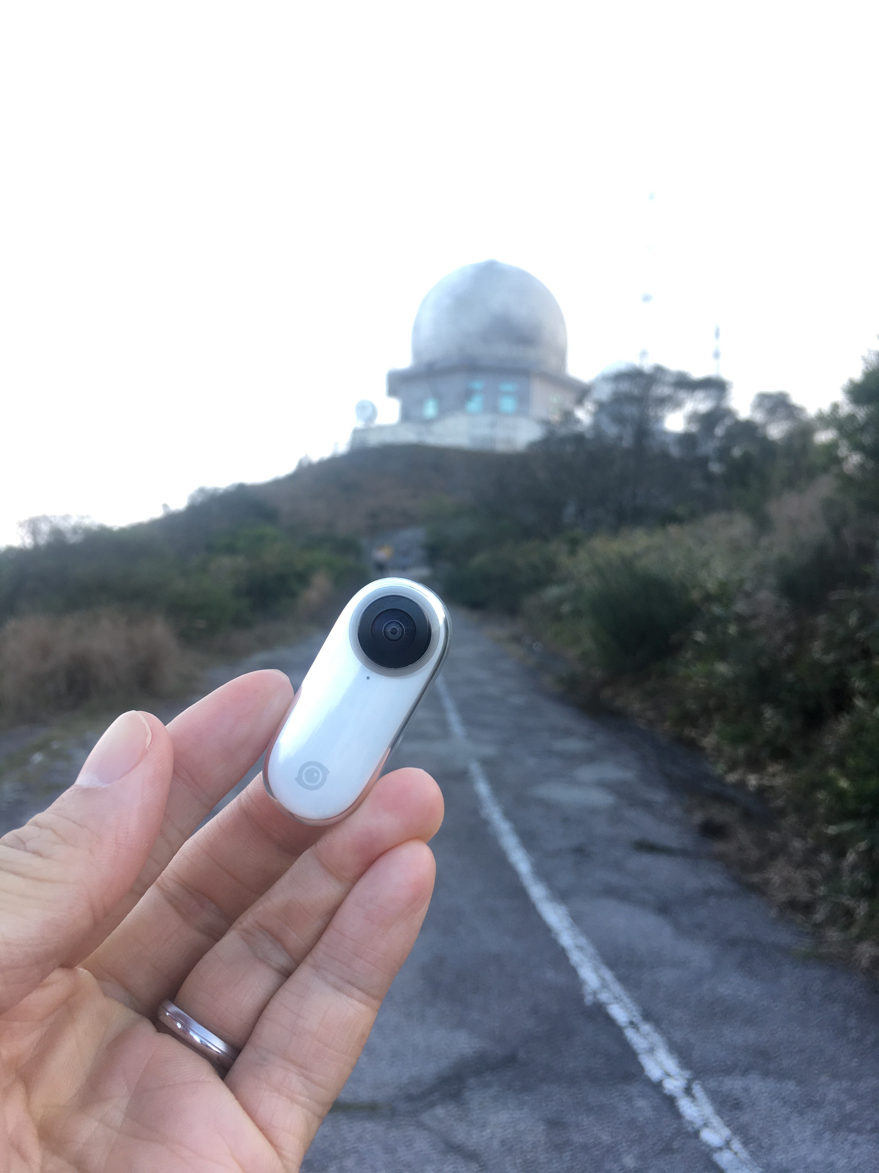Insta360 Go 的大小就如一節手指，拿去行山拍攝相當方便輕巧。